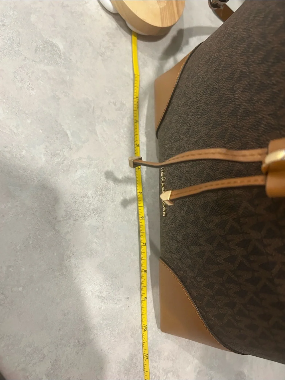 Michael Kors Signature Logo Bucket Bag Brown Cognac Crossbody Quiet Luxury